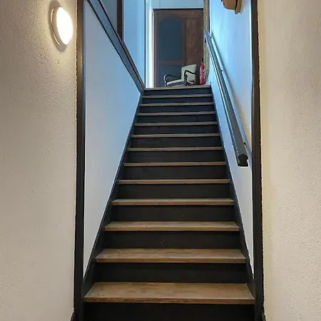 La Couronne Apartment *